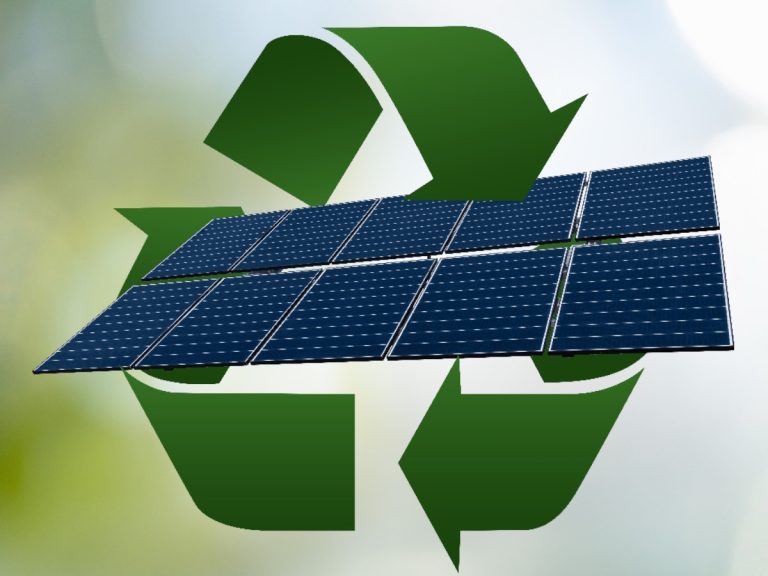 Solar,Panel,With,Green,Recycling,Symbol